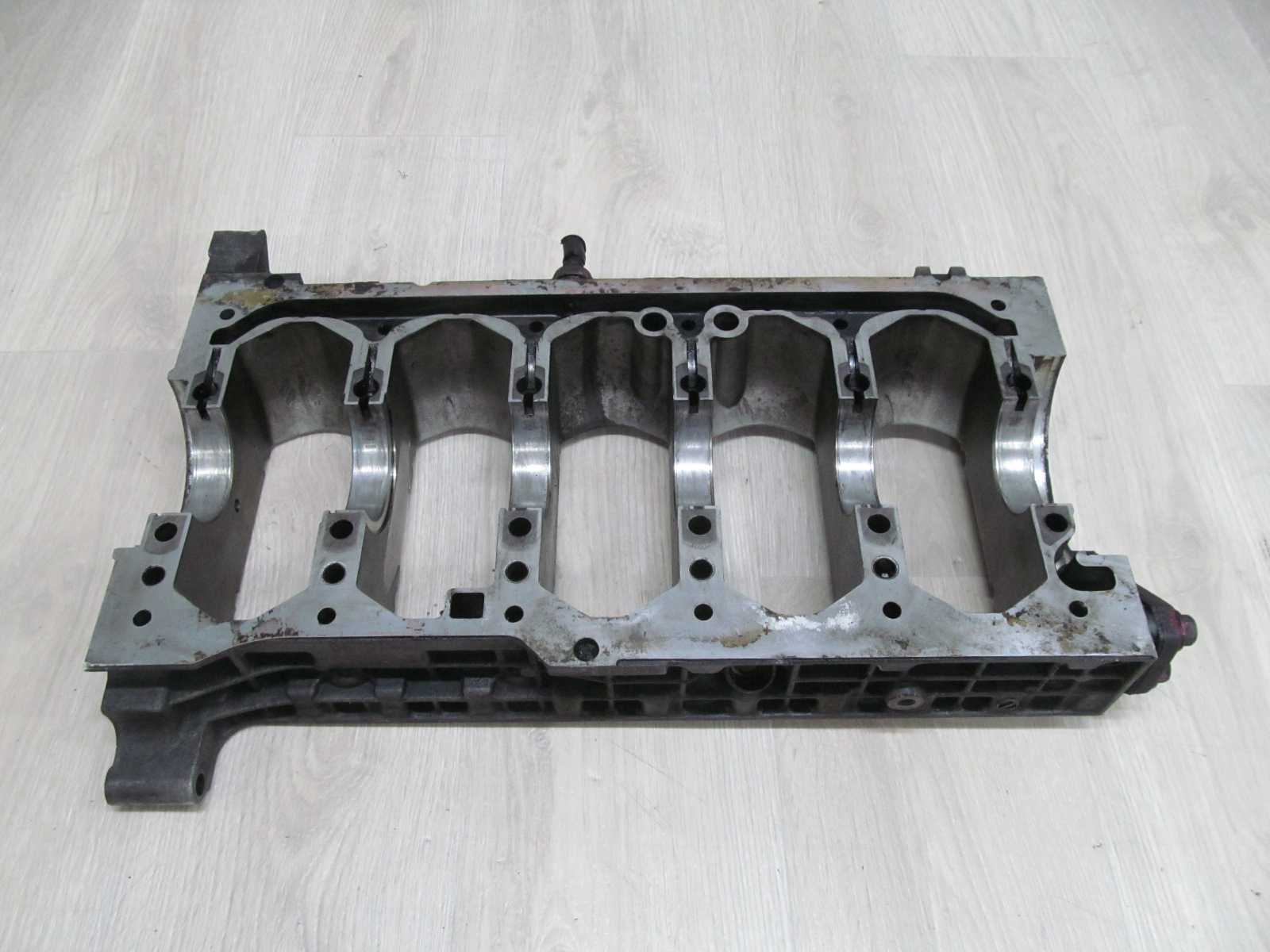 VOLVO S80 V70 XC 2.4 D5 POLBLOK DOL SILNIKA 06-13