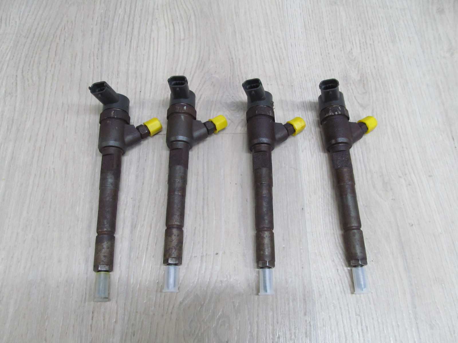 OPEL FIAT 1.3 CDTI WTRYSK WTRYSKIWACZ 0445110083