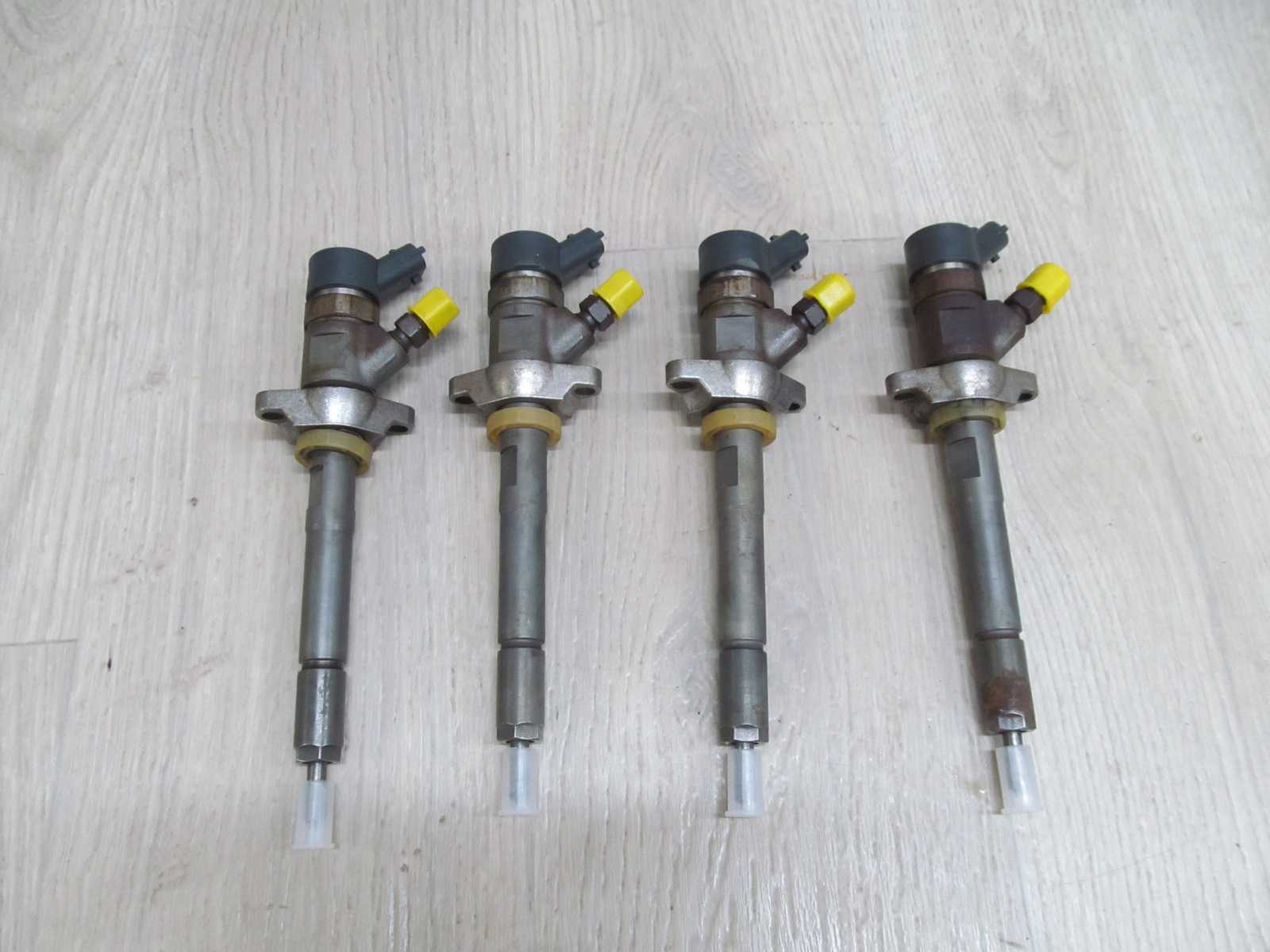 PEUGEOT CITROEN 1.6 HDI WTRYSK WTRYSKIWACZ 0445110239