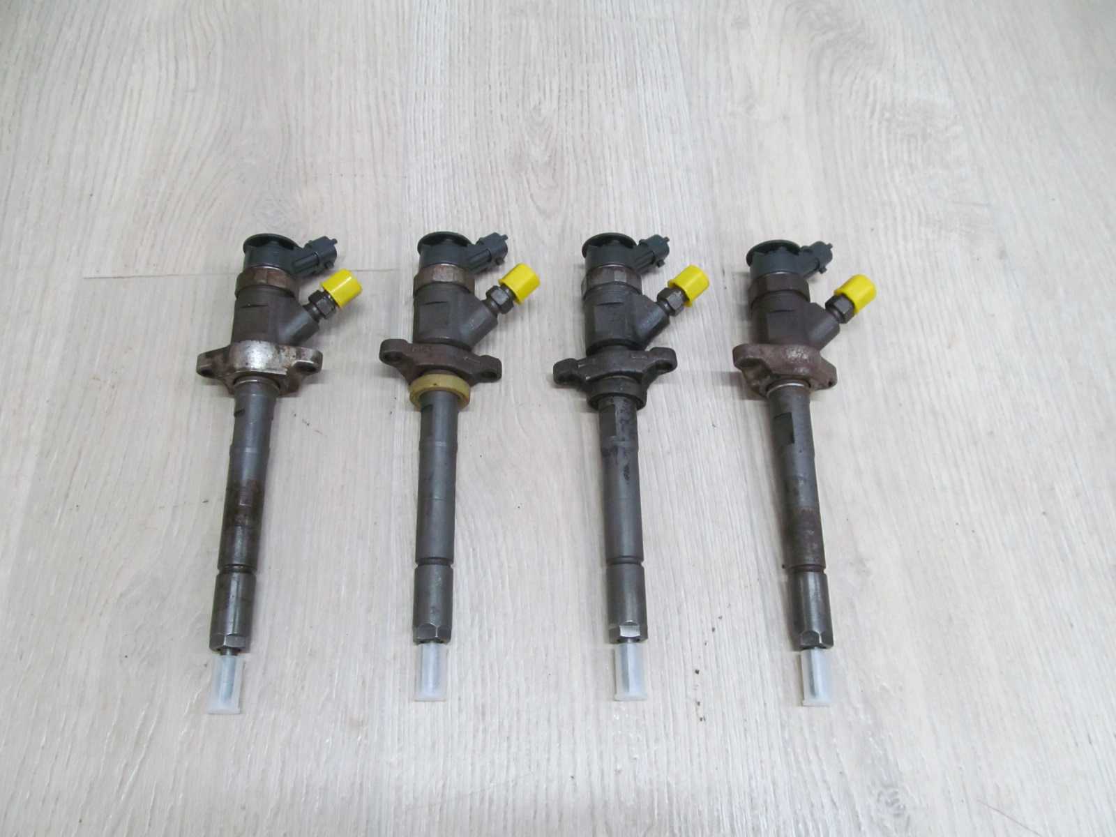 PEUGEOT CITROEN 1.6 HDI WTRYSK WTRYSKIWACZ 0445110311