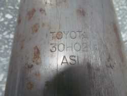 TOYOTA CAMRY 2.4 VVTI 01-06  TLUMIK SRODKOWY 30H02
