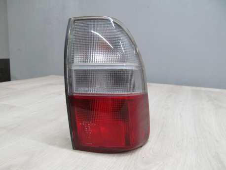 MITSUBISHI L200 L 200 95-05 LAMPA TYL PRAWA 2141952