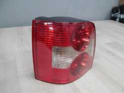 VW PASSAT B5 KOMBI LIFT FL LAMPA TYL LEWA 3B9945095 00-05