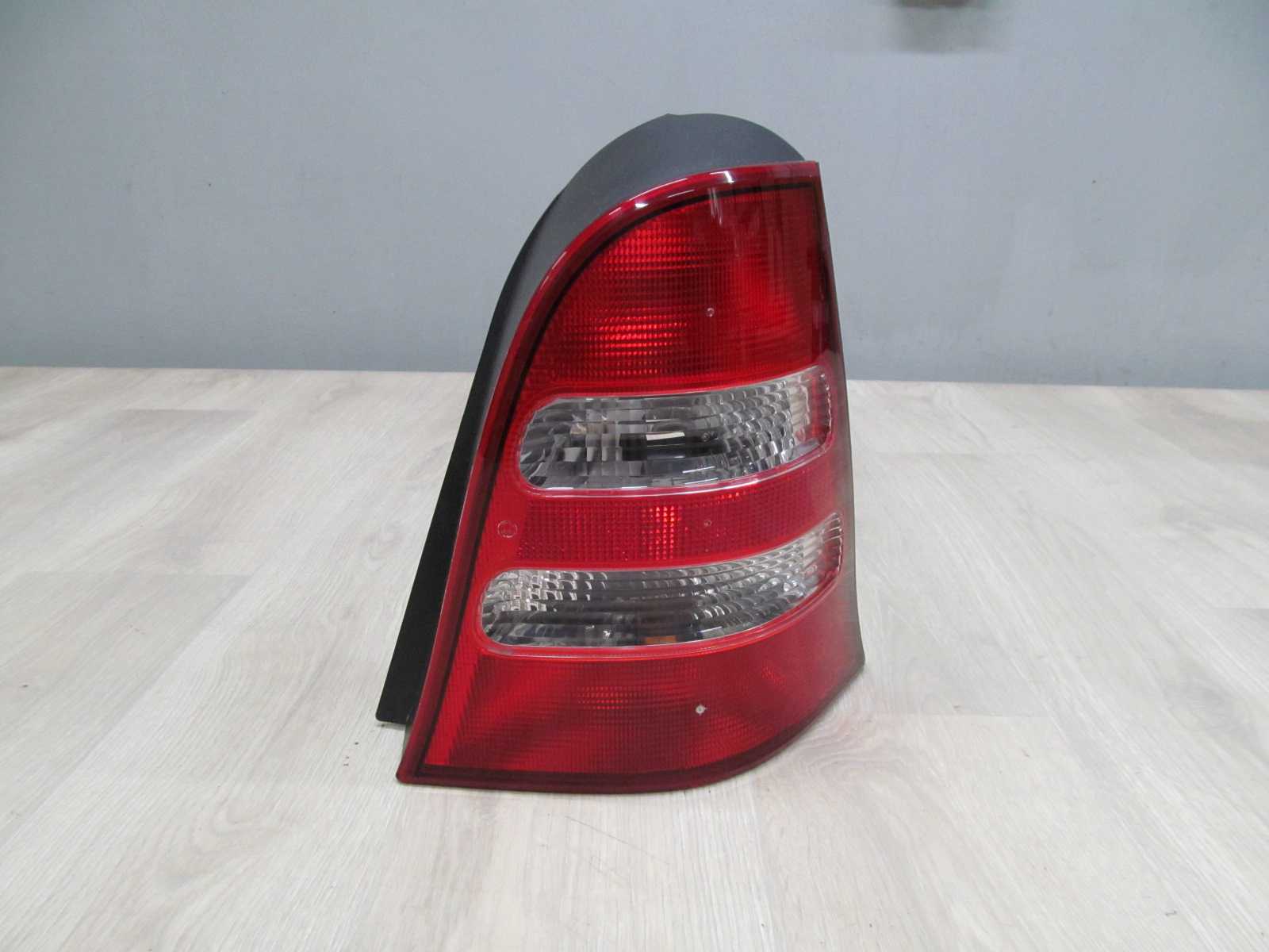 MERCEDES A KLASA W168 LIFT LAMPA TYL PRAWA 01/04 1688202864