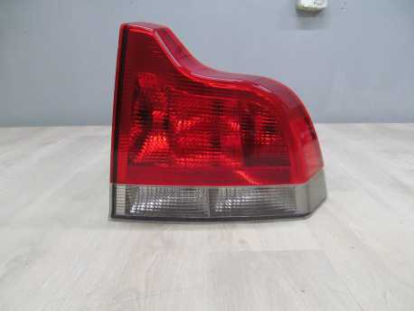 VOLVO S60 I LAMPA TYL PRAWA 8664080 00-04