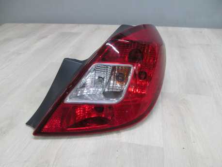 OPEL CORSA D 5D LAMPA TYL PRAWA 89318821 13269051 06-14