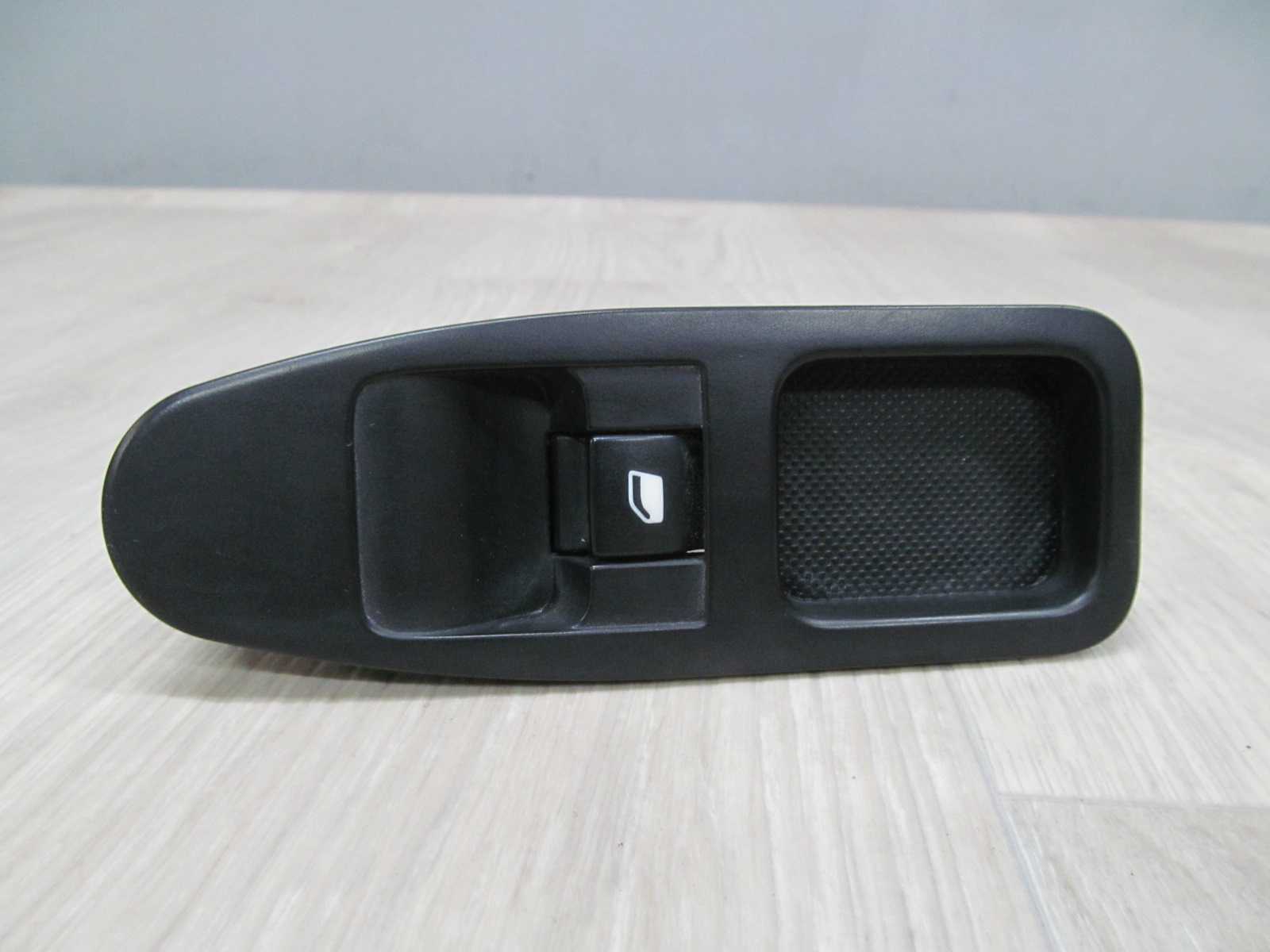 SCUDO EXPERT JUMPY II 07-14 PANEL PRZELACZNIK SZYB PASAZERA