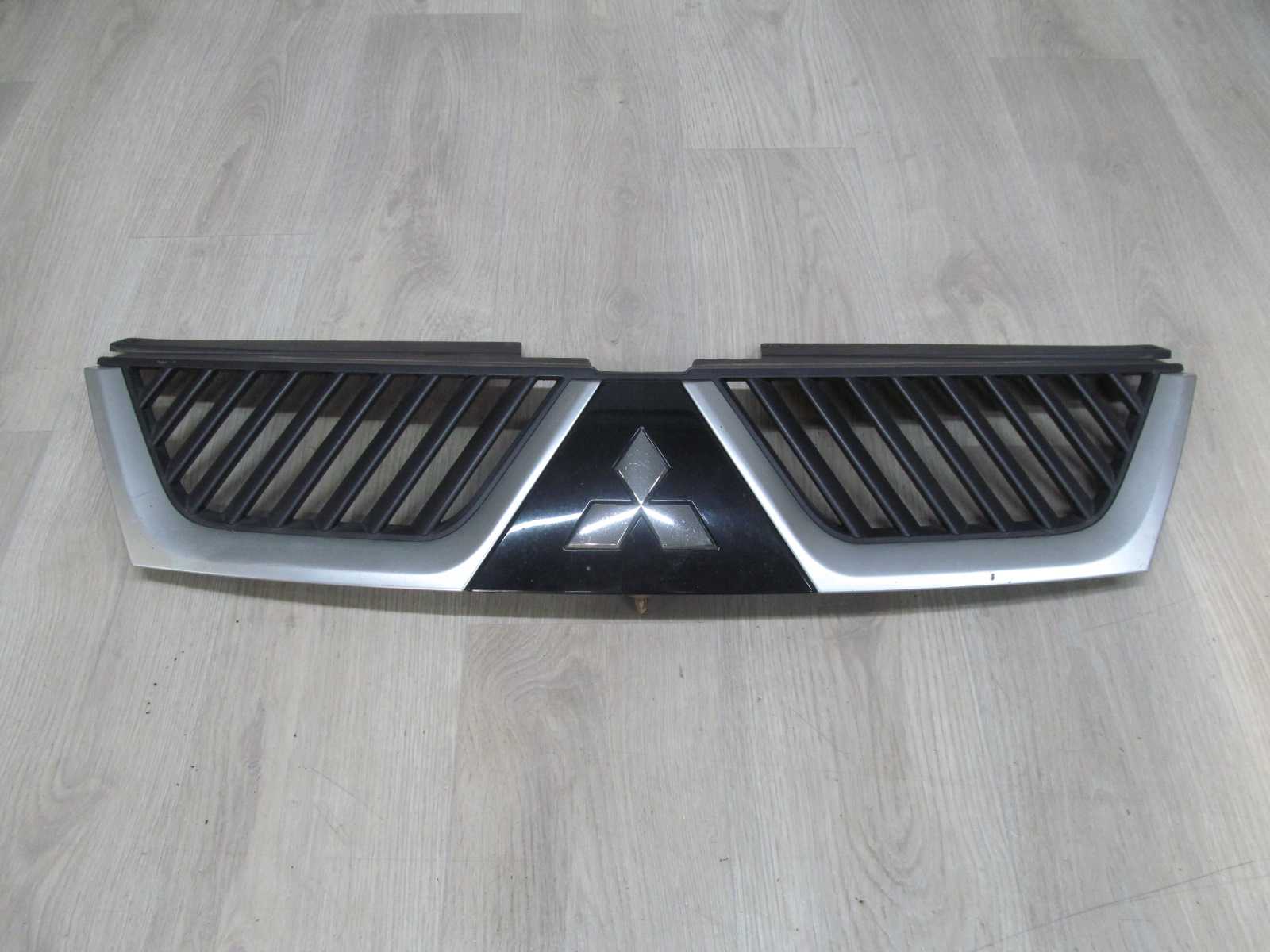 MITSUBISHI OUTLANDER II LIFT 06-12 ATRAPA GRILL 7450A037
