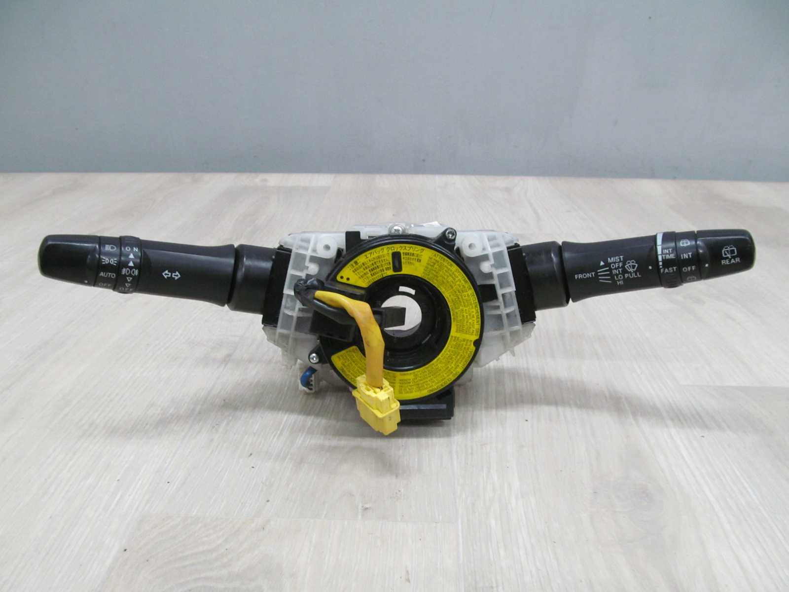 MITSUBISHI OUTLANDER II 06-12 PRZELACZNIK WYCIERACZEK SWIATEL ZESPOLONY TASMA AIRBAG