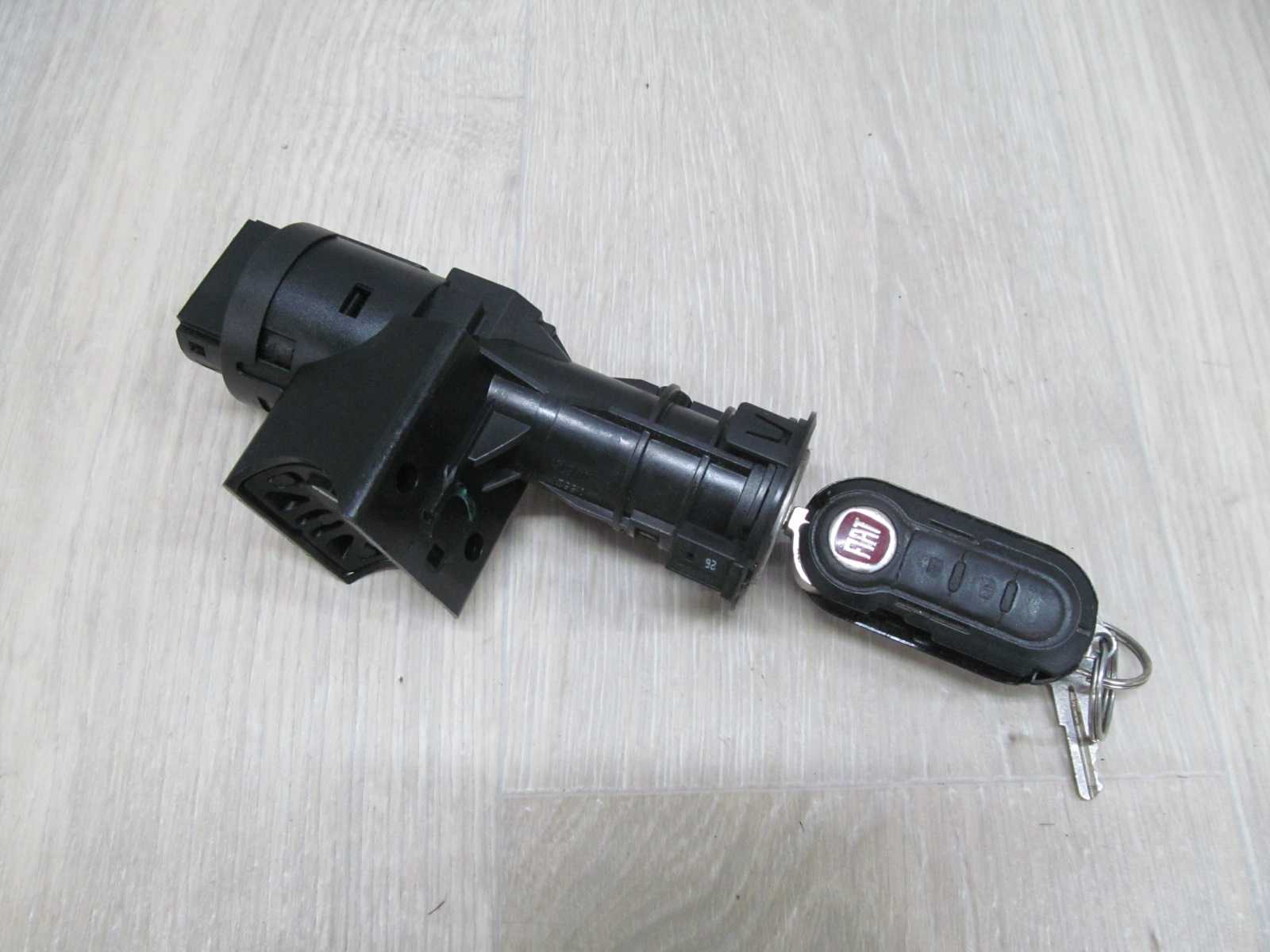 FIAT 500 STACYJKA KLUCZYK 51800628 07-15