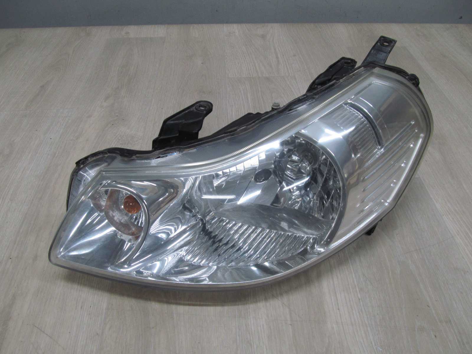 FIAT SEDICI SX4 LAMPA PRZOD LEWA UK 06-13