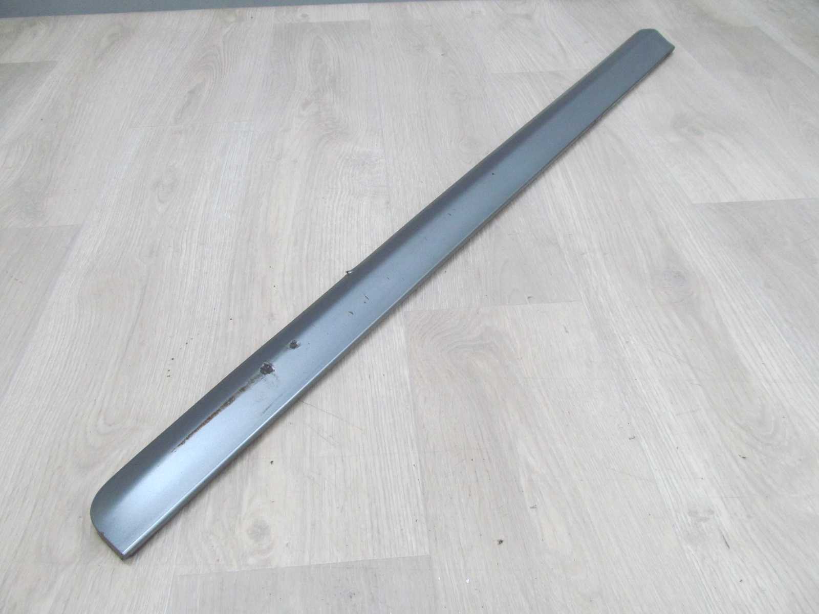 AUDI A4 B7 LISTWA DRZWI PRZOD DOLNA PRAWA 8E0853960 LY7H S-LINE 01-07