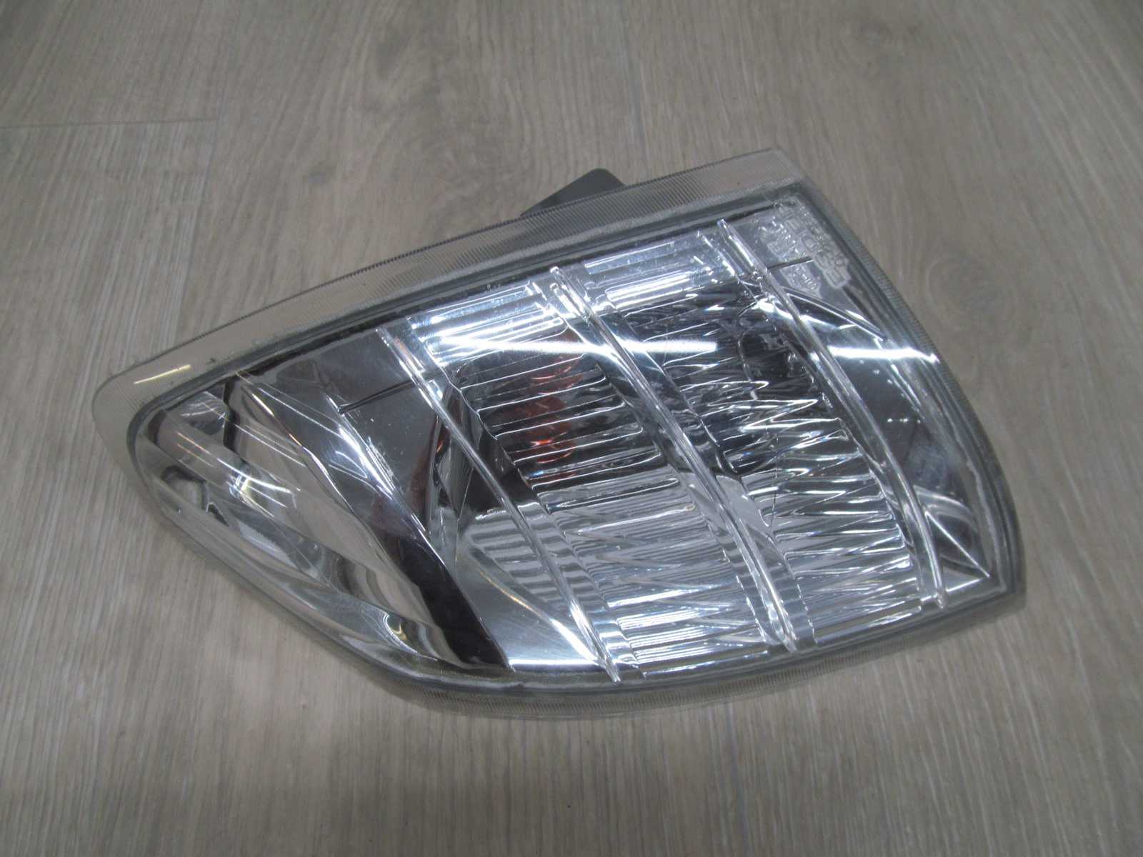 NISSAN X-TRAIL T30 KIERUNKOWSKAZ MIGACZ LEWY 01-07