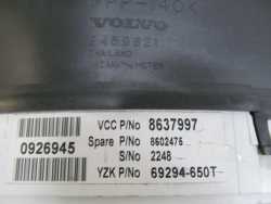 VOLVO  S60 V70 XC 2.4 D5 LICZNIK ZEGAR 8637997 UK 00-07