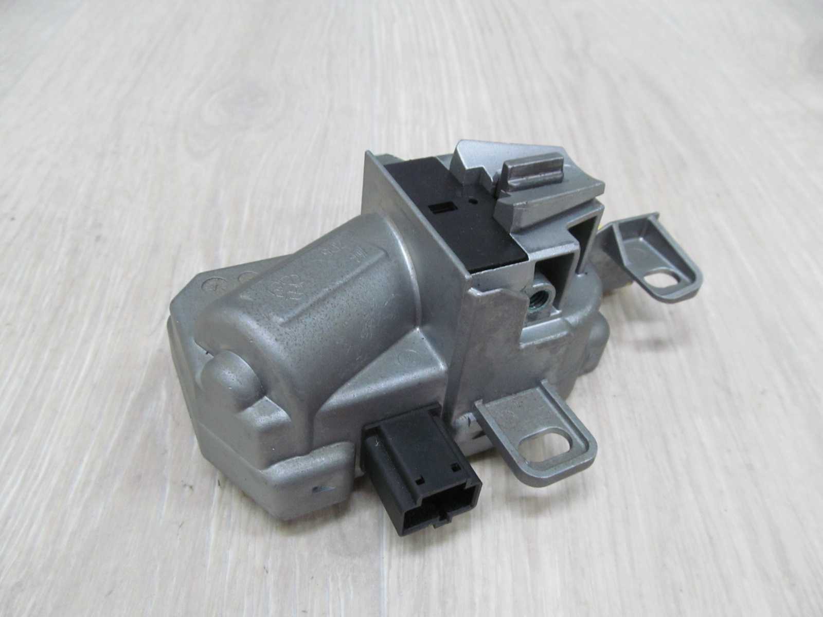VOLVO C30 C70 S40 V50 BLOKADA RYGIEL KIEROWNICY 31202262