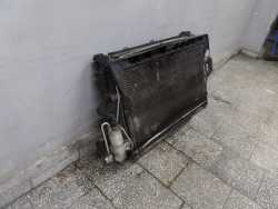 VOLVO XC90 2.4 D5 AUTO CHLODNICE WODA KLIMA INTERCOOLER WENTYLATORY 30665985 1137328116 02-14