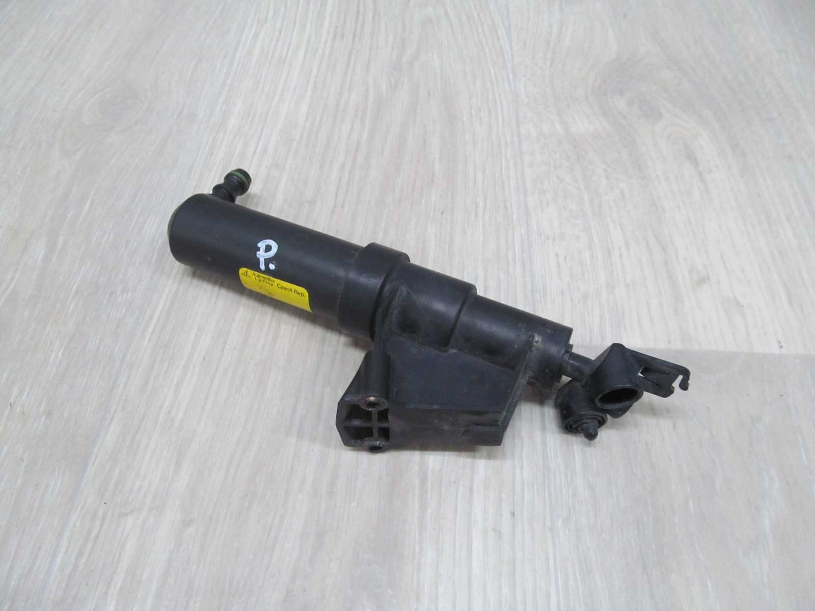 VOLVO S40 V50 SPRYSKIWACZ LAMPY REFLEKTORA PRAWY XENON 04-12