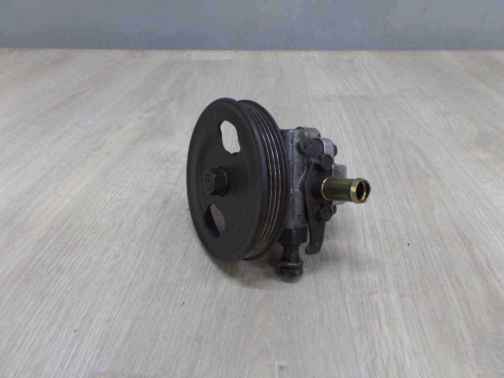 MITSUBISHI L200 PAJERO 2.5 TDI POMPA WSPOMAGANIA MR374897 5831B395 00-06