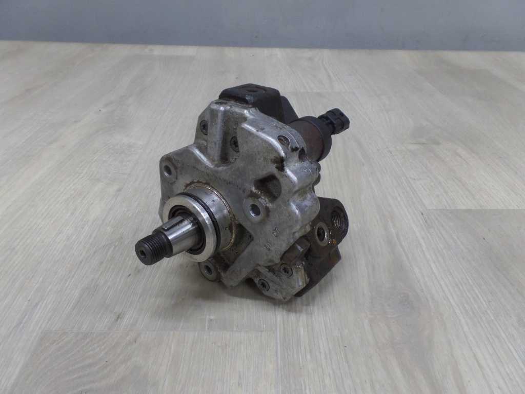 MITSUBISHI CANTER FUSO 4.9 DID 7C18 POMPA WTRYSKOWA PALIWA 0445020050 ME225083