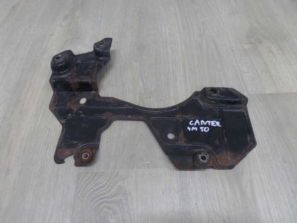 MITSUBISHI CANTER FUSO 4.9 DID 4M50 BLACHA OSLONA SILNIKA
