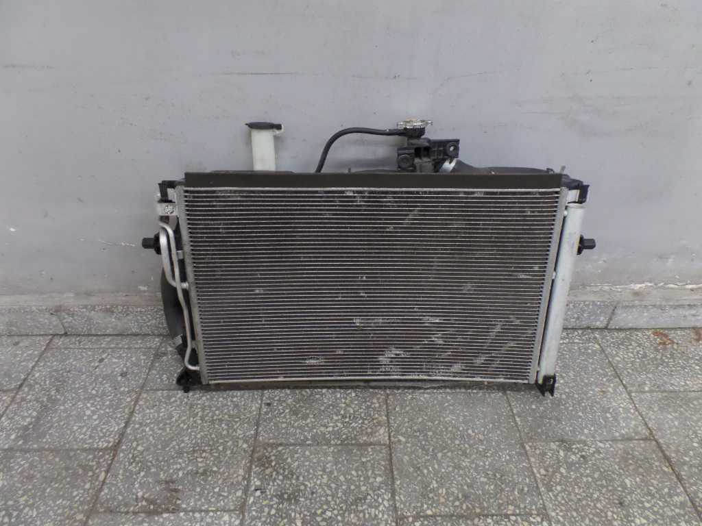HYUNDAI I30 III 1.6 GDI 17-21 CHLODNICE WODA KLIMA WENTYLATOR HC200EDFBA