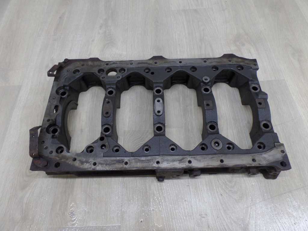 MITSUBISHI CANTER 7C18 4.9 DID 4M50 FUSO 4.9 SKRZYNIA KORBOWA PODSTAWA WALU 07-14