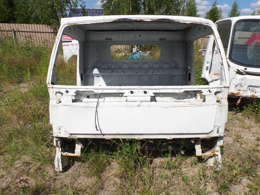 MITSUBISHI CANTER FUSO 7C18 KABINA KAROSERIA SZKIELET CWIARTKA DUZA 06-18