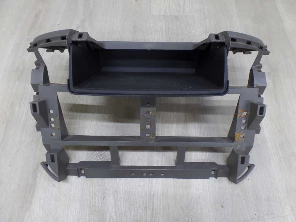 NISSAN CABSTAR MAXITY NT400 RAMKA MOCOWANIE KONSOLA SRODKOWA 68252MB400 07-15