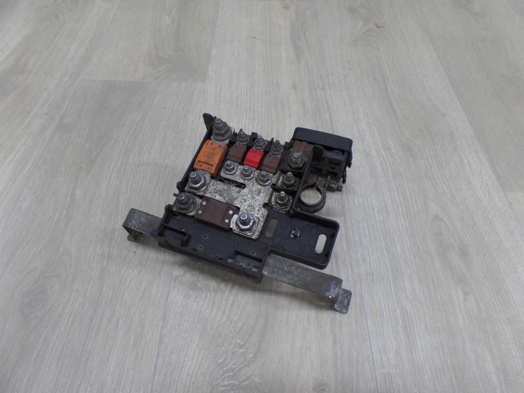 IVECO DAILY IV LIFT 06-14 KLEMA PLUS PLUSOWA BEZPIECZNIK