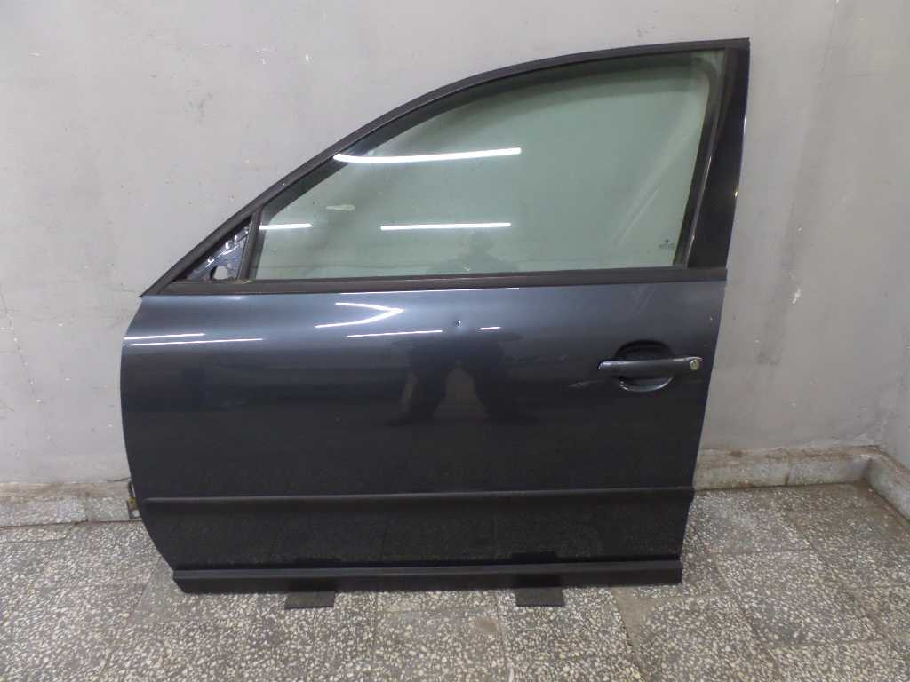 VW PASSAT B5 KOMBI DRZWI PRZEDNIE LEWE 96-00 LC7U