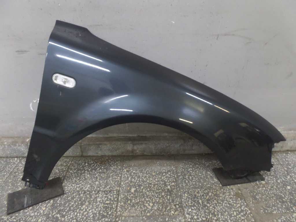 VW PASSAT B5 BLOTNIK PRAWY PRZOD 96-00 LC7U