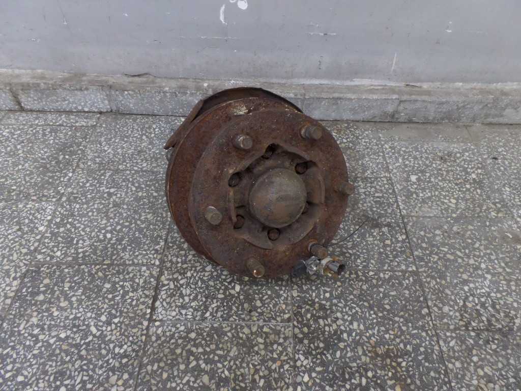 MITSUBISHI CANTER FUSO 7C18 4.9 DID PIASTA ZWROTNICA PRZOD LEWY 07-12