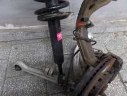 VW PASSAT B5 1.9TDI ZWROTNICA MCPHERSON ZACISK AMORTYZATOR KPL PRAWA
