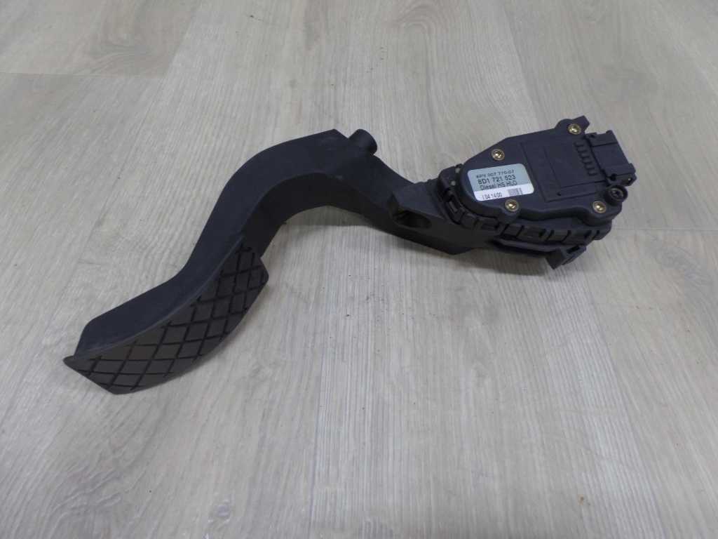 VW PASSAT B5 96-00 POTENCJOMETR GAZU 8D1721523