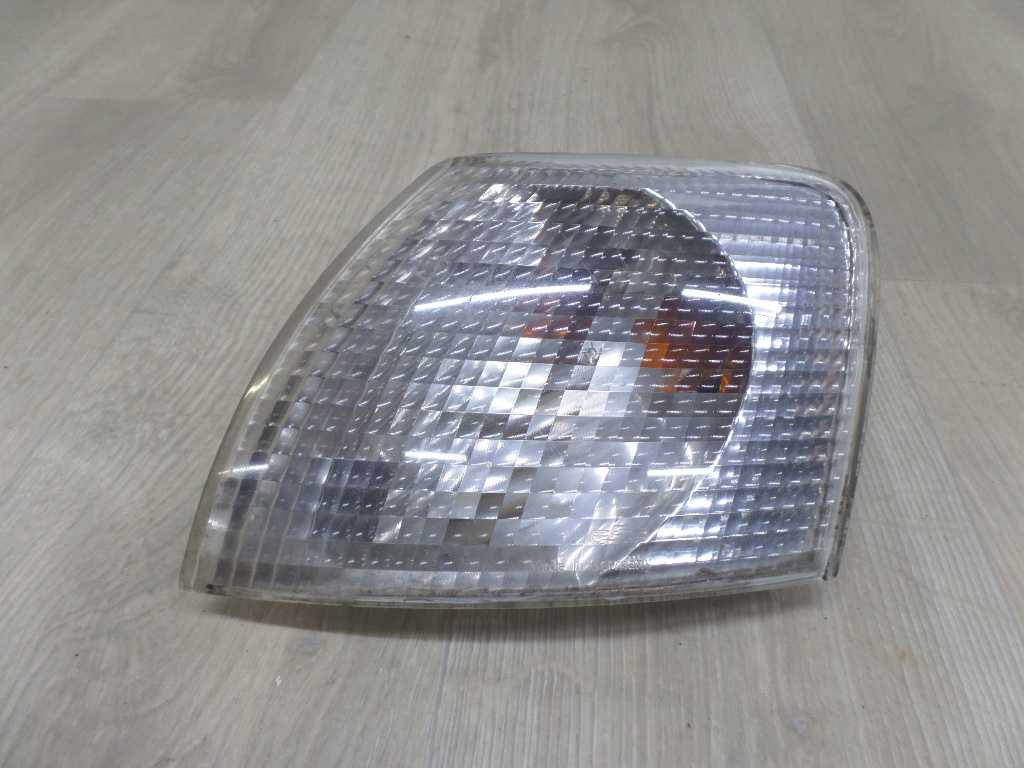 VW PASSAT B5 96-00 KIERUNKOWSKAZ LEWY 3B0953049C