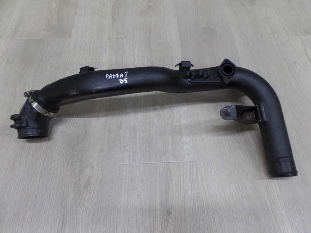 VW PASSAT B5 AUDI A4 B5 1.9 TDI RURA PRZEWOD INTERCOOLERA 8D0145840L