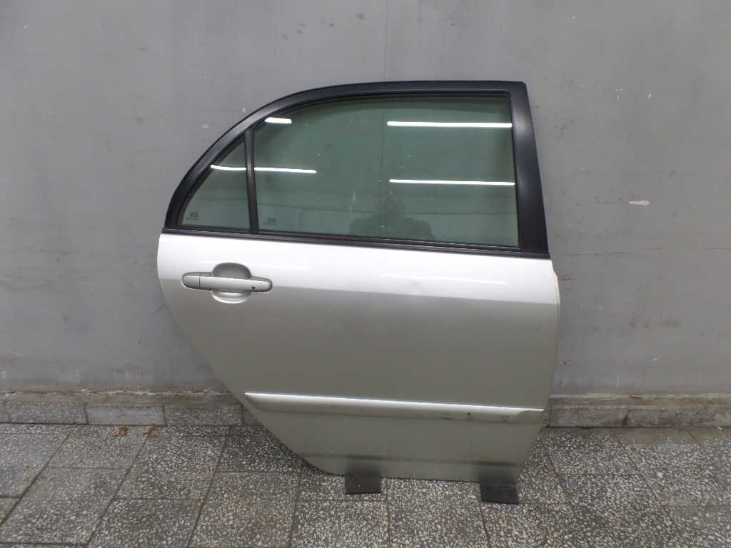 TOYOTA COROLLA E12 SEDAN DRZWI TYL PRAWY 1C0 02-07