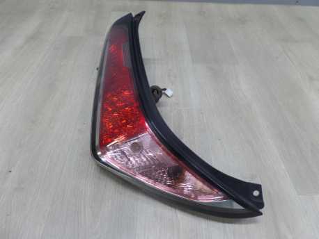 TOYOTA AYGO II 2 LAMPA TYL LEWA UK 14-21