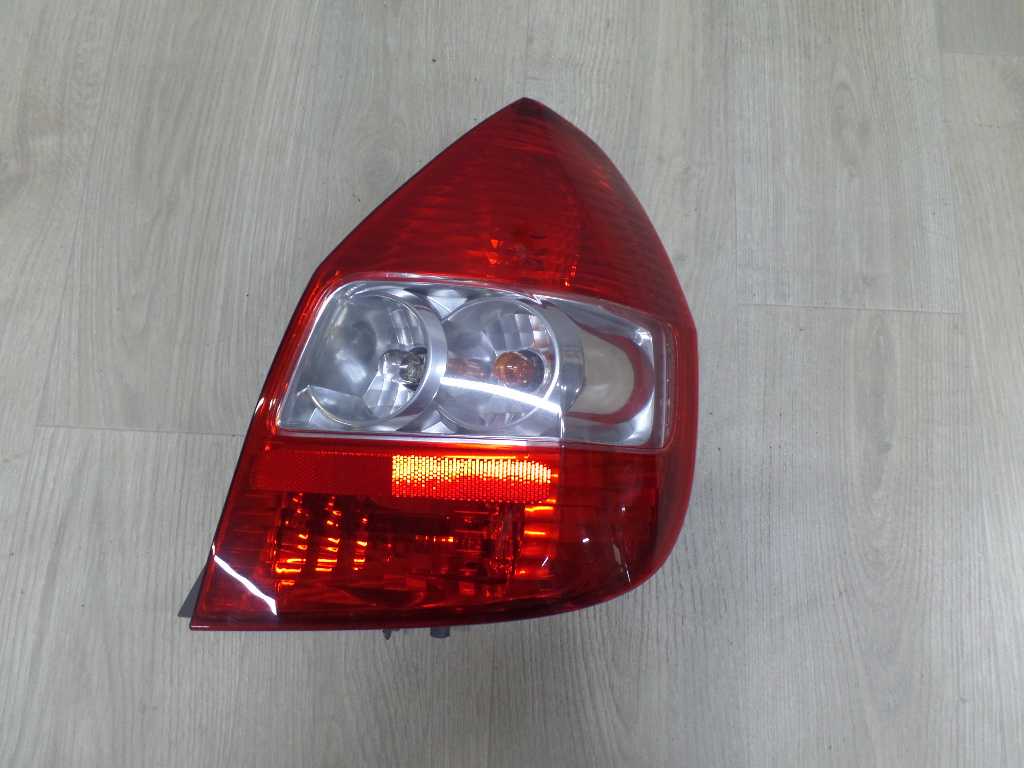HONDA JAZZ 02-08 LAMPA TYL PRAWA