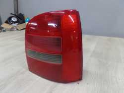 AUDI A4 B5 LIFT FL KOMBI LAMPA TYLNA PRAWA 8D9945096C 99-01