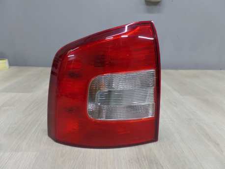 SKODA OCTAVIA KOMBI II LIFT LAMPA TYL LEWA 1Z9945095A 04-13