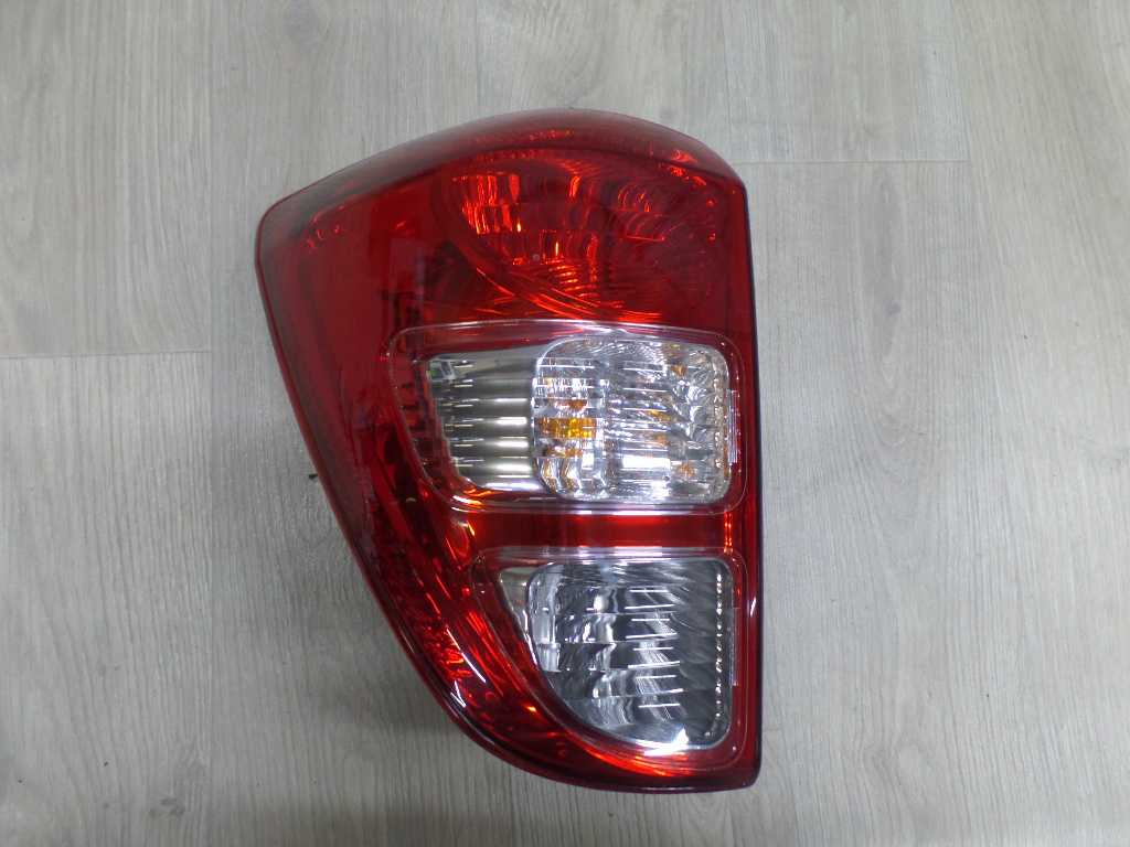 DAIHATSU TERIOS II LAMPA TYL LEWA UK 220-51832 06-16