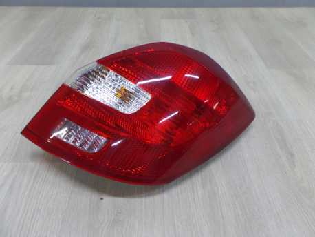 SKODA FABIA II LIFT KOMBI 11-14 LAMPA TYL PRAWA