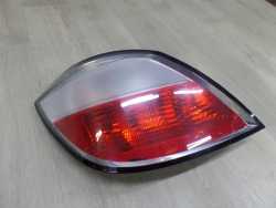 OPEL ASTRA H HB LAMPA TYL LEWA 24451835 04-06