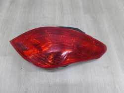 PEUGEOT 308 HB LAMPA TYL PRAWA UK 07-13 9680425880