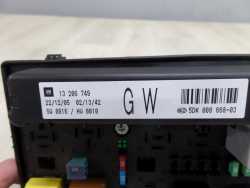 OPEL ASTRA H ZAFIRA B SKRZYNKA BEZPIECZNIKOW BSI 13206749 GW 5DK008668-03