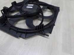 BMW X3 E83 2.0 D WENTYLATOR CHLODNICY OBUDOWA 7042313 06-10