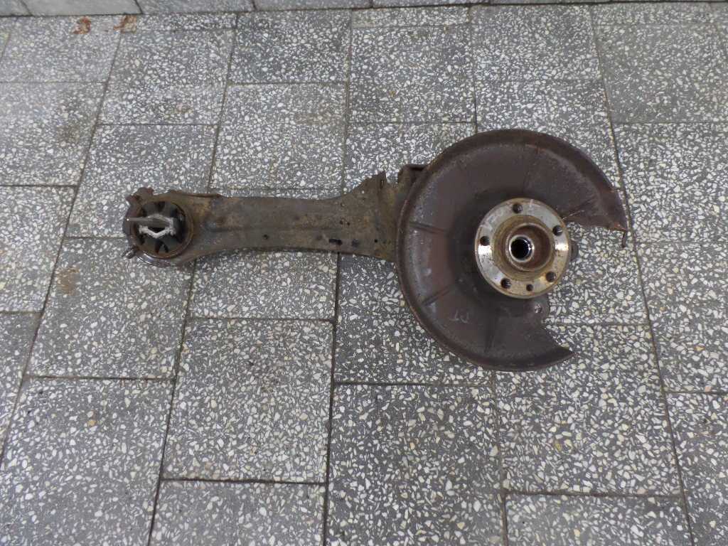 VOLVO S80 V70 III AWD XC70 07- 14 PIASTA ZWROTNICA WAHACZ TYL PRAWY