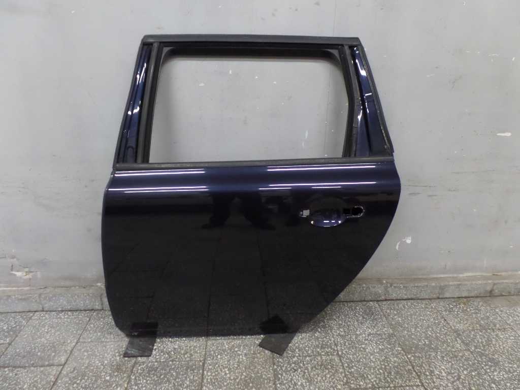 VOLVO V70 III XC70 06-16 DRZWI TYL TYLNE LEWE 467-46