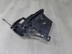VOLVO S80 II V70 III 06-13 OSLONA MOCOWANIE ZAMKA PRZOD LEWY 30661072